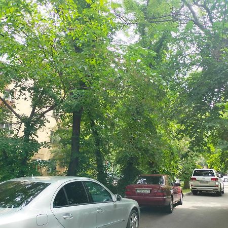 Квартира Рядом Арбата, Гоголя 92 אלמטי מראה חיצוני תמונה